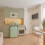 Chez Lucette Studio 17E Paris